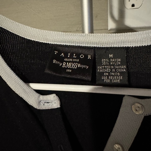 Tailor B. Moss Black and White Button Down Shirt with Cuffed Sleeves - Picture 4 of 4